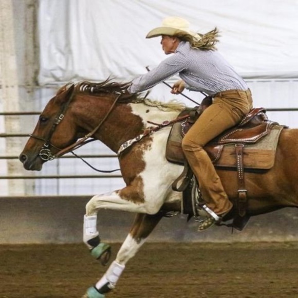 Meet your Posher, Kaylin - Picture 1 of 1